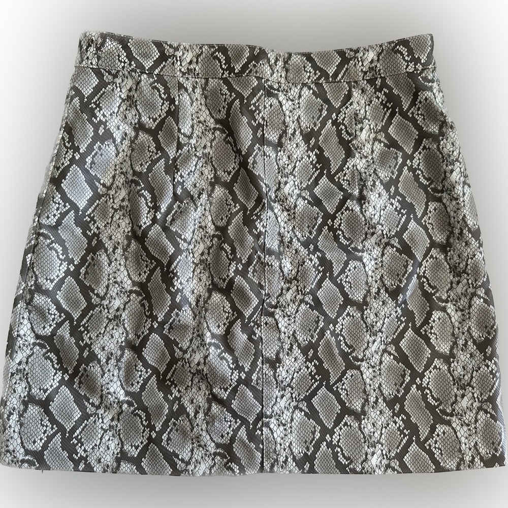 Faux leather snake print mini skirt size 6